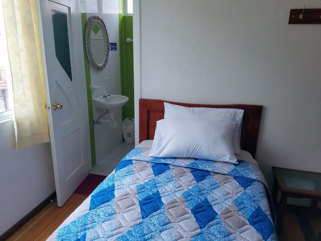Hotel Ventura Риобамба Екстериор снимка